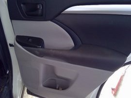 2014 TOYOTA HIGHLANDER WHITE LE 3.5L AT AWD.  Z24869